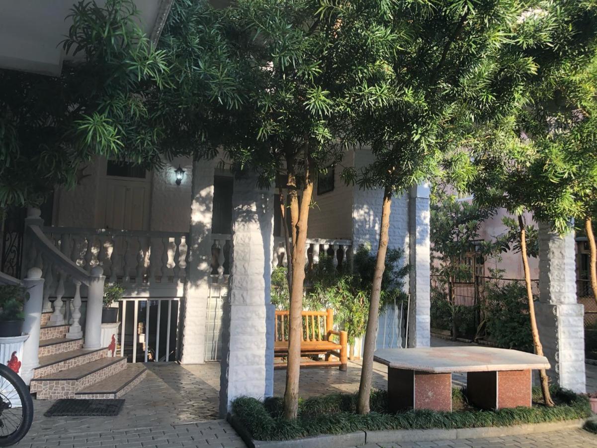 Twins Guest House By Black Sea Kobuleti Exterior photo